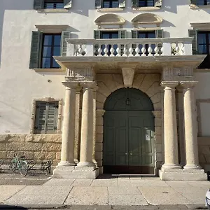 Antiche Colonne Apartment Verona