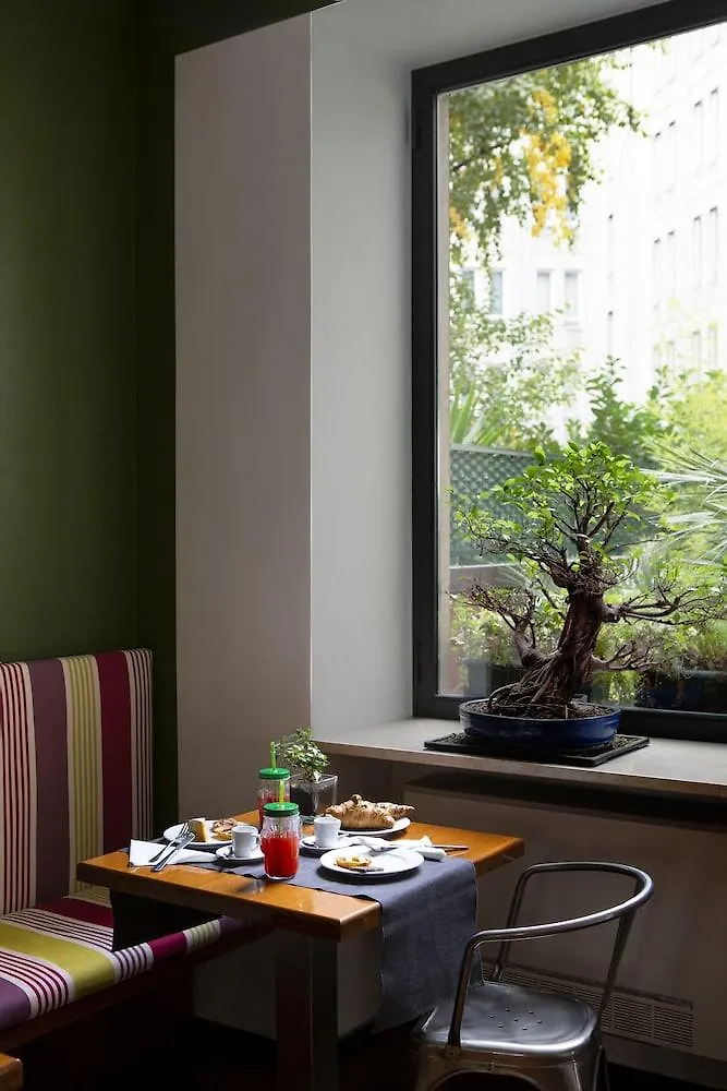 Hotel Colombia Milan 4*,